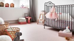Fotografía: Suelo vinílico en rollo para habitación infantil. Amplio colorido.