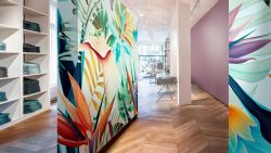 Fotografía: Revestimiento Vescom con imagen digital en local comercial