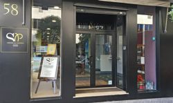 Fotografía: Fachada de nuestra tienda/exposición en Madrid, c/ Doctor Fleming, 58. ¡Visítanos!
